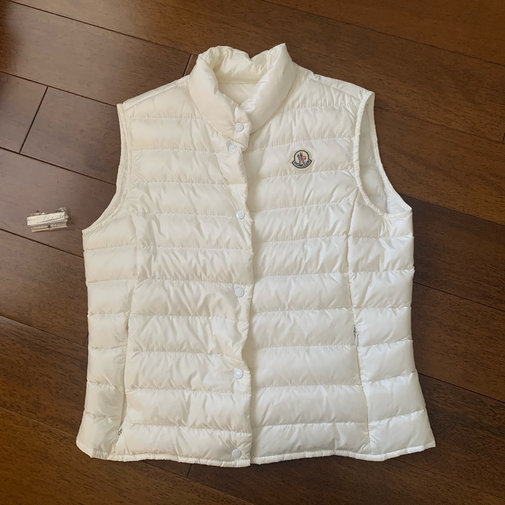 Moncler Liane down vest size 3 white
